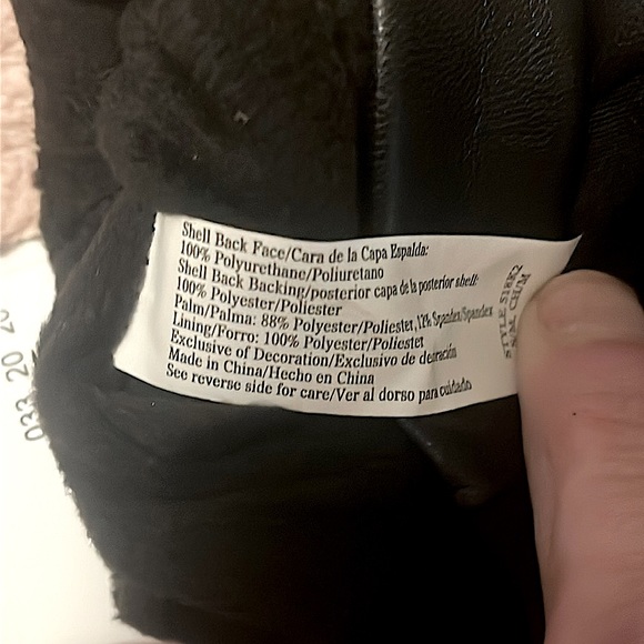 Women’s isotoner smartouch gloves NWT!! - Picture 9 of 9